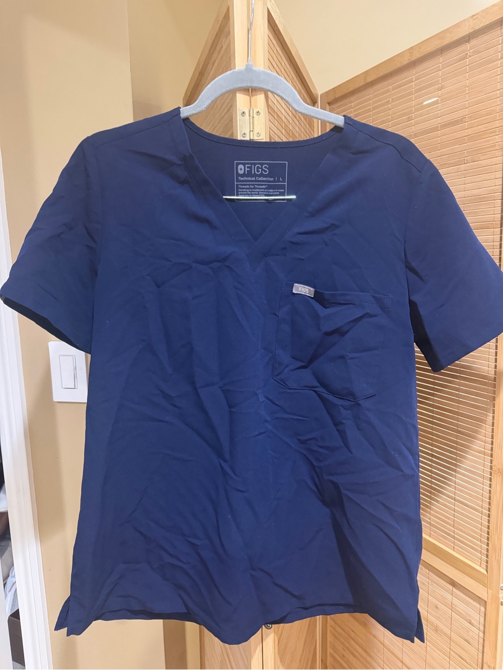 FIGS Women’s Navy V-Neck Medical Top